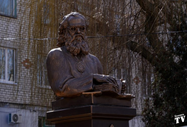 В БАЛАШОВЕ УСТАНОВИЛИ ПАМЯТНИК СВЯТИТЕЛЮ ЛУКЕ КРЫМСКОМУ