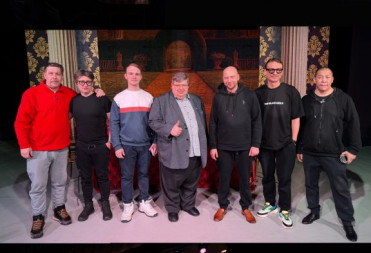 БАЛАШОВЦЫ ПОСМОТРЕЛИ ИСКРОМЕТНУЮ КОМЕДИЮ “ТЕТКА, ДЕНЬГИ, ДВА ОСЛА”