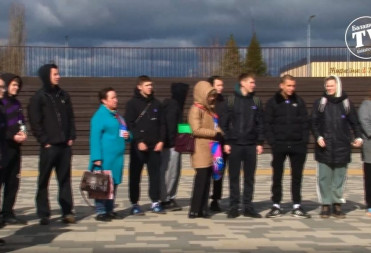 В ПАРКЕ АВИАТОРОВ БАЛАШОВА СОРЕВНОВАЛИСЬ ШКОЛЬНЫЕ КОМАНДЫ СПАСАТЕЛЕЙ