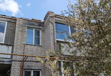 ЖИТЕЛИ ДОМА ИЗ ПИНЕРОВКИ ОСТАЛИСЬ БЕЗ КРЫШИ