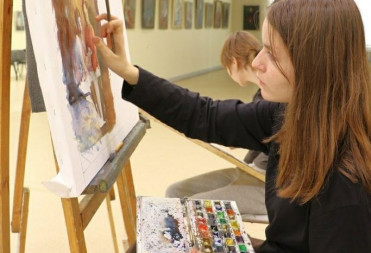 Студенты Боголюбовки штурмуют конкурс театральных афиш