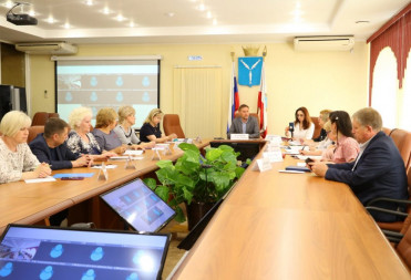 Депутаты обсудили перспективы развития сети муниципальных кинозалов региона