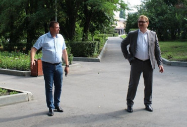 Глава района осмотрел работы по благоустройству городской среды