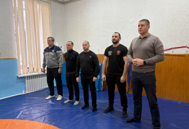 ДЕПУТАТ САРАТОВСКОЙ ОБЛАСТНОЙ ДУМЫ АЛЕКСЕЙ КОЛЬЦОВ ПОМОГ ОТДЕЛЕНИЮ ГРЕКО-РИМСКОЙ БОРЬБЫ