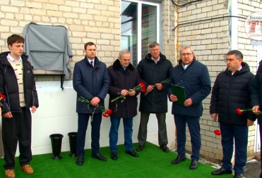 ПАМЯТИ БАЛАШОВСКОГО СВЯЗИСТА КИРИЛЛА МАШИНИСТОВА ОТКРЫЛИ МЕМОРИАЛЬНУЮ ДОСКУ