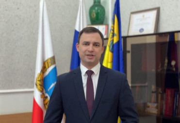 ВРИП ГЛАВЫ БАЛАШОВСКОГО РАЙОНА ОЛЕГ ДУБОВЕНКО ПОЗДРАВИЛ ПРЕКРАСНУЮ ПОЛОВИНУ ЧЕЛОВЕЧЕСТВА С ПРАЗДНИКОМ