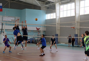 В БАЛАШОВЕ ОПРЕДЕЛИЛИ ПОБЕДИТЕЛЕЙ ФИНАЛА “Кубка г. Балашова 2026” ПО ВОЛЕЙБОЛУ