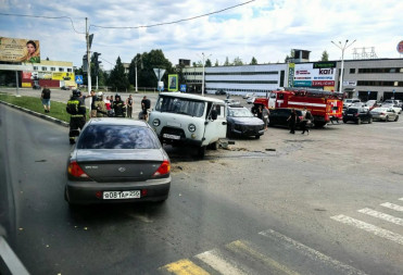 ДТП ОКОЛО ТОРГОВОГО ЦЕНТРА «ПАССАЖ»