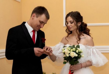 В прошедшую субботу, 24.02.24 — зеркальную дату, в Саратовской области заключили брак 200 пар