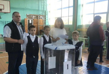 БАЛАШОВСКАЯ МНОГОДЕТНАЯ СЕМЬЯ ГОЛОСУЕТ ЗА БУДУЩЕЕ СТРАНЫ