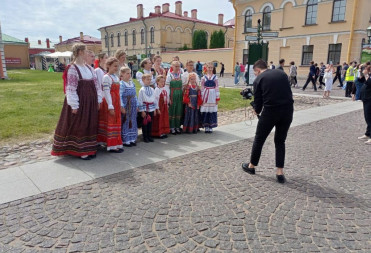 СПЕЦПРИЗ МЕЖДУНАРОДНОГО ФЕСТИВАЛЯ У АНСАМБЛЯ ИЗ БАЛАШОВА