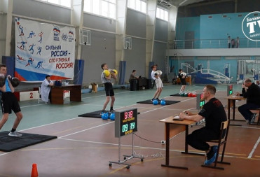 СОРЕВНОВАНИЯ ПО ГИРЕВОМУ СПОРТУ ПАМЯТИ ИВАНА ПАНЧЕНКОВА ПРОШЛИ В БАЛАШОВЕ