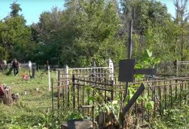 ТРУДОВОЙ ДЕСАНТ ПРИВЕЛ В ПОРЯДОК СТАРОЕ КЛАДБИЩЕ В БАЛАШОВЕ
