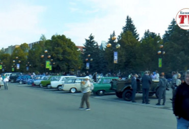 НА ДЕНЬ ГОРОДА БАЛАШОВА РАБОТАЛА ВЫСТАВКА РЕТРО И МОТО ТЕХНИКИ