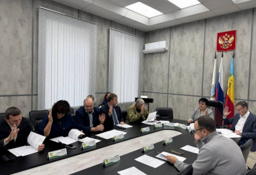 РАЙОННЫЕ ДЕПУТАТЫ ВНЕСЛИ ИЗМЕНЕНИЯ В БЮДЖЕТ