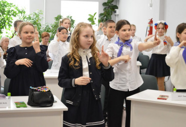 ШКОЛЬНИКИ БАЛАШОВА ПРОВЕРИЛИ СЕБЯ В МУЗЫКАЛЬНОМ КОНКУРСЕ