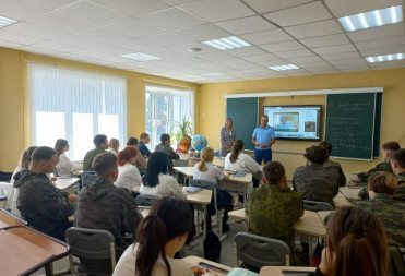 ПРОКУРОРЫ ПРОВЕЛИ КЛАССНЫЕ ВСТРЕЧИ СО ШКОЛЬНИКАМИ