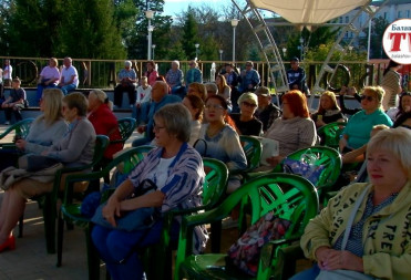 НА СЦЕНЕ ПАРКА ЗВУЧАЛИ РИТМЫ ЛЮБИМОГО ГОРОДА