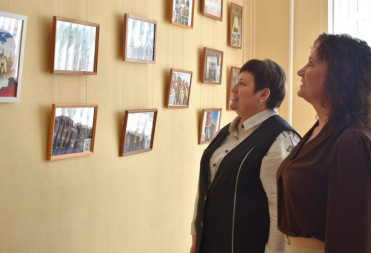 В БАЛАШОВСКОМ ИНСТИТУТЕ СГУ ОТКРЫЛАСЬ ФОТОВЫСТАВКА, ПРИУРОЧЕННАЯ К ГОДУ ЕДИНСТВА НАРОДОВ РОССИИ