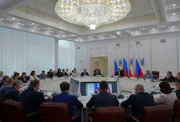 Губернатор Роман Бусаргин провел постоянно действующее совещание с участием зампредов и министров Правительства области, а также глав районов