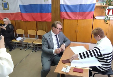 Выборы стартовали. Голосует Глава Балашовского района Павел Петраков