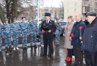 В Балашове установлена мемориальная доска участковому инспектору милиции Александру Шмелеву