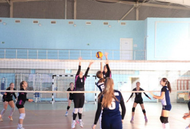 БАЛАШОВСКАЯ КОМАНДА ДЕВУШЕК ВОЛЕЙБОЛИСТОК ЗАНЯЛА ВТОРОЕ МЕСТО НА СОРЕВНОВАНИЯХ