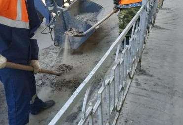 КОММУНАЛЬНЫЕ СЛУЖБЫ БАЛАШОВА ПРОДОЛЖАЮТ РАБОТУ ПО БЛАГОУСТРОЙСТВУ ГОРОДА
