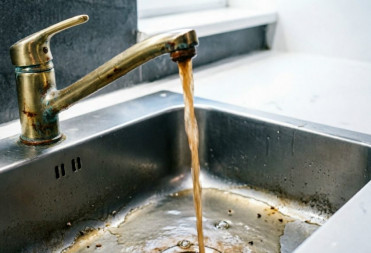 РЖАВАЯ ВОДА ИЗ-ПОД КРАНА? ИНФОРМАЦИЯ ДЛЯ ЖИТЕЛЕЙ МКД