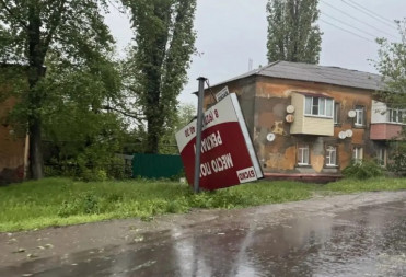 В БАЛАШОВЕ НЕПОГОДА ВНЕСЛА КОРРЕКТИВЫ В ОБЛИК ГОРОДА