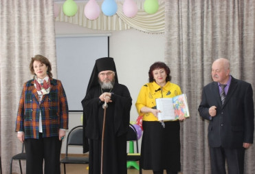 В Балашове общественники и сотрудники полиции приняли участие в ежегодной Всероссийской благотворительной акции «Подари ребёнку книгу!», приуроченной к празднованию Дня православной книги