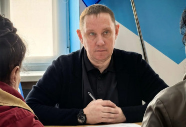 ДЕПУТАТ СЕРГЕЙ ГЛАДКОВ ВСТРЕТИЛСЯ С СЕМЬЯМИ УЧАСТНИКОВ СВО