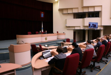 В Думе призвали повысить привлекательность региона для абитуриентов и молодых специалистов