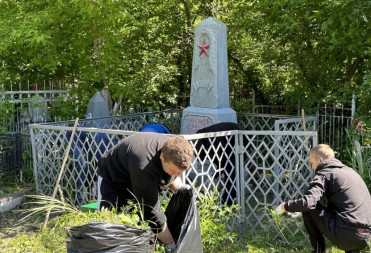 Саратовская молодежь привела в порядок воинские захоронения