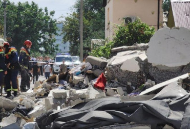 В САРАТОВЕ НА УЛИЦЕ БЛИНОВА ПРОИЗОШЛО ЧАСТИЧНОЕ ОБРУШЕНИЕ МНОГОЭТАЖНОГО ДОМА