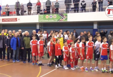 В БАЛАШОВЕ СТАРТОВАЛ ЧЕМПИОНАТ ПО ФУТБОЛУ ПАМЯТИ ТРЕНЕРОВ-ПРЕПОДАВАТЕЛЕЙ