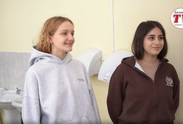 ДЕПУТАТ ГОСДУМЫ НИКОЛАЙ ПАНКОВ ВМЕСТЕ С РОДИТЕЛЬСКИМИ КОМИТЕТАМИ ПОСЕТИЛ БАЛАШОВСКИЕ ШКОЛЫ