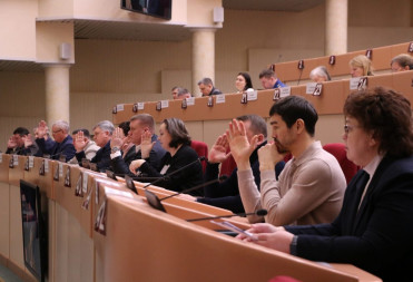 Комитет Саратовской областной Думы одобрил поправки по соцконтрактам для участников СВО