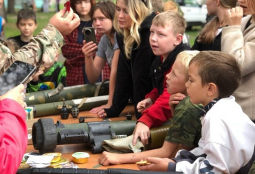 ЛАГЕРЬ “КОЛОС” ПРИГЛАСИЛ МАЛЬЧИШЕК И ДЕВЧОНОК ПРИНЯТЬ УЧАСТИЕ В ОПРОСЕ