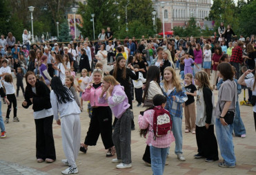 БАЛАШОВ В РИТМЕ МОЛОДОСТИ