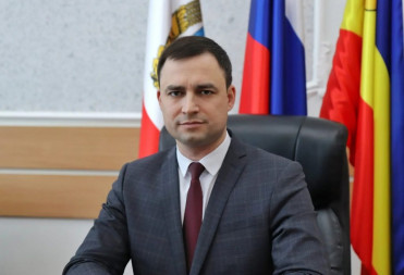 ВРЕМЕННО ИСПОЛНЯЮЩИЙ ПОЛНОМОЧИЯ ГЛАВЫ БАЛАШОВСКОГО РАЙОНА ОЛЕГ ДУБОВЕНКО ПОЗДРАВИЛ ГОРОЖАН С ПРАЗДНИКОМ