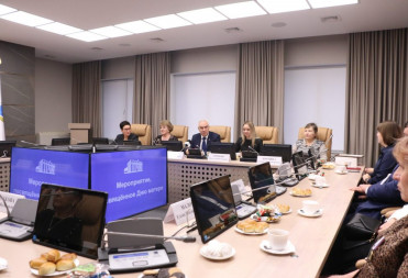 В Саратовской областной Думе отметили вклад матерей в воспитание защитников Отечества