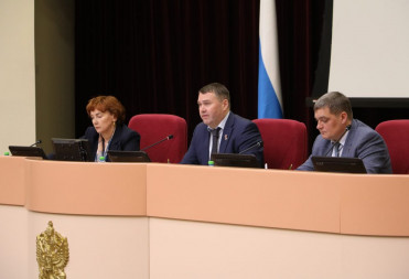 В учреждения здравоохранения Саратовской области за год устроились свыше 1,2 тысячи молодых специалистов