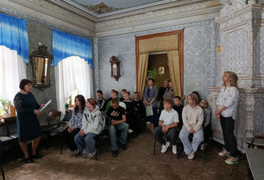 ПОДРОСТКАМ РАССКАЗАЛИ О СЕМЕЙНЫХ ЦЕННОСТЯХ