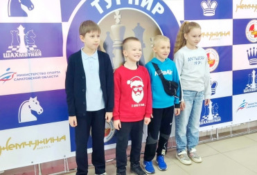 Шахматы и шашки на Хопре