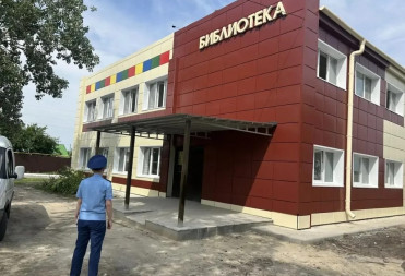 В БАЛАШОВЕ ПРОДОЛЖАЕТСЯ РЕМОНТ БИБЛИОТЕКИ
