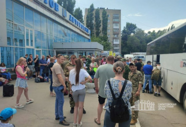 Саратовские бойцы после отпуска возвращаются к месту проведения СВО