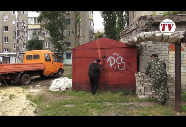 В Балашове начался демонтаж незаконных гаражей