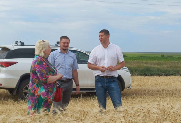 Депутат облдумы Алексей Кольцов поздравил работников сельского хозяйства