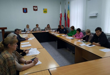 15 ноября прошло очередное заседание комиссии по делам несовершеннолетних и защите их прав при администрации Балашовского муниципального района